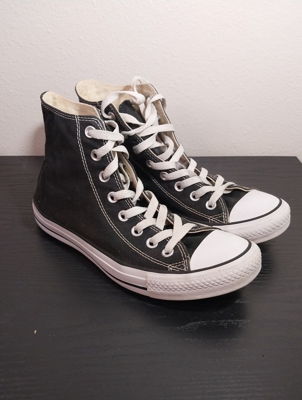 Converse Chuck Taylor All Star Women's High-Top Sneakers in Black White Size 8.5